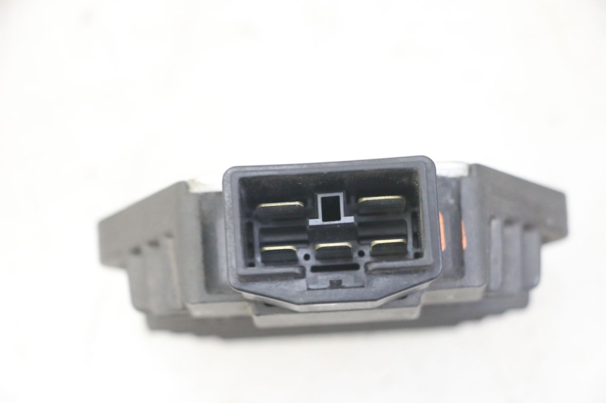 photo de REGOLATORE DI CARICA HONDA CBF 500 (2004 - 2007) - Zoom sullo stato d'uso