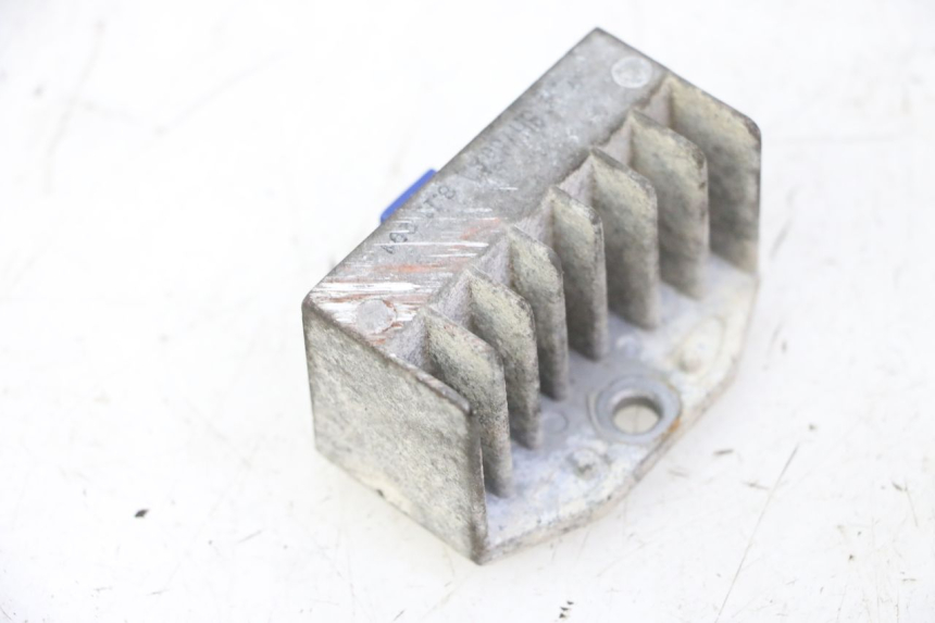 photo de REGOLATORE HONDA CBF 125 (2009 - 2015) - Altra angolazione