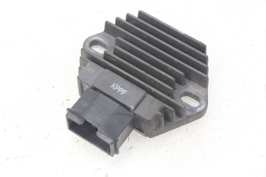 photo de REGOLATORE DI CARICA HONDA CBR R 125 (2003 - 2006) - Vista principale