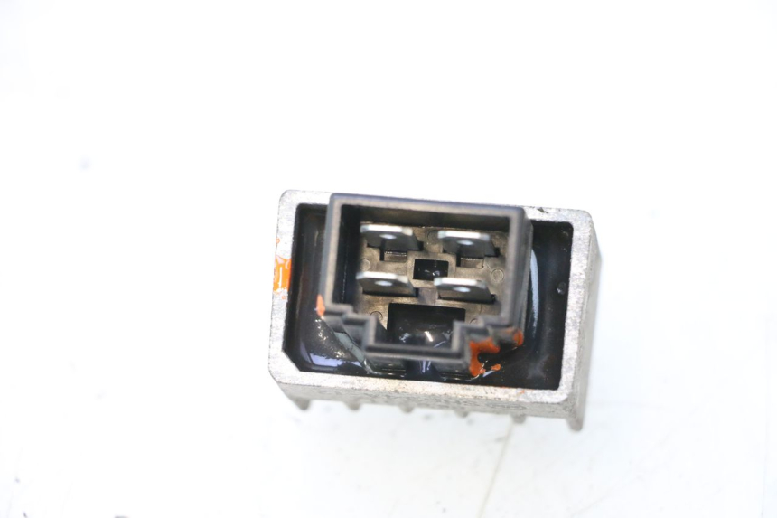 photo de REGOLATORE DI CARICA PEUGEOT CITYSTAR 2T 50 (2018 - 2021) - Zoom sullo stato d'uso