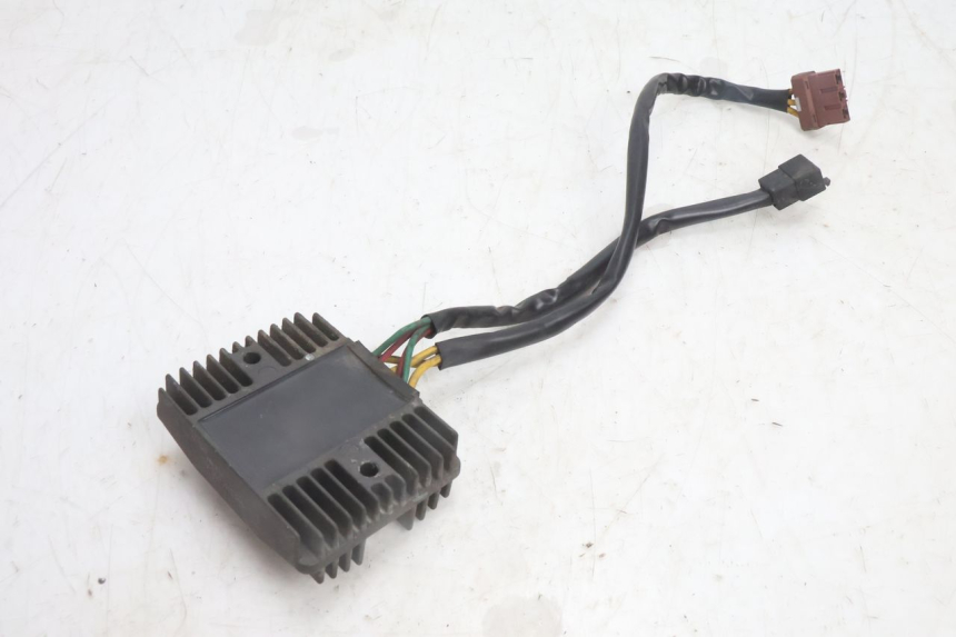 photo de REGOLATORE DI CARICA PEUGEOT CITYSTAR 125 (2011 - 2017) - Zoom sullo stato d'uso