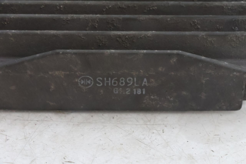 photo de REGOLATORE DI CARICA PEUGEOT CITYSTAR 125 (2011 - 2017) - Altra angolazione