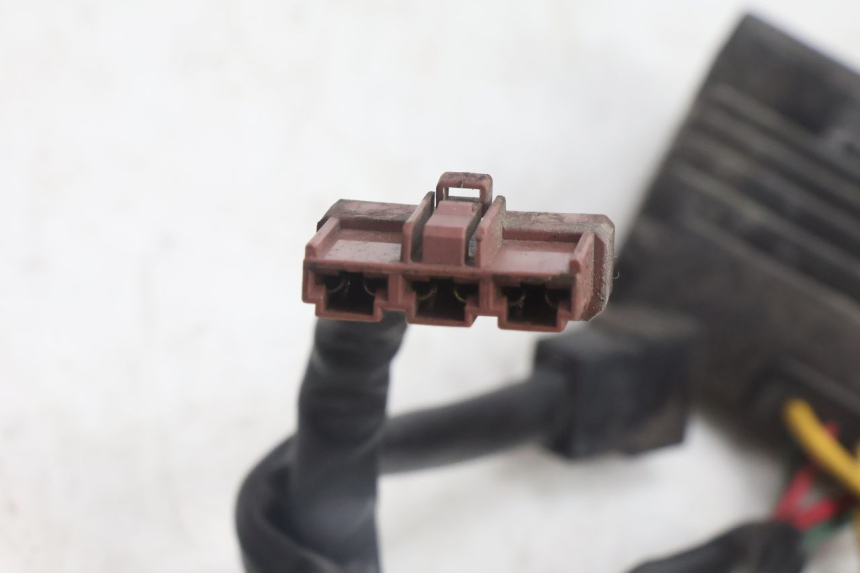 photo de REGOLATORE DI CARICA PEUGEOT CITYSTAR 125 (2011 - 2017) - Primo piano tecnico