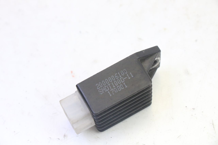 photo de REGOLATORE DI CARICA PEUGEOT CITYSTAR 50 (2013 - 2017) - Altra angolazione