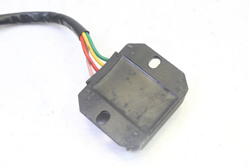 photo de REGOLATORE DI CARICA SYM CROX 4T 50 (2016 - 2023) - Primo piano tecnico