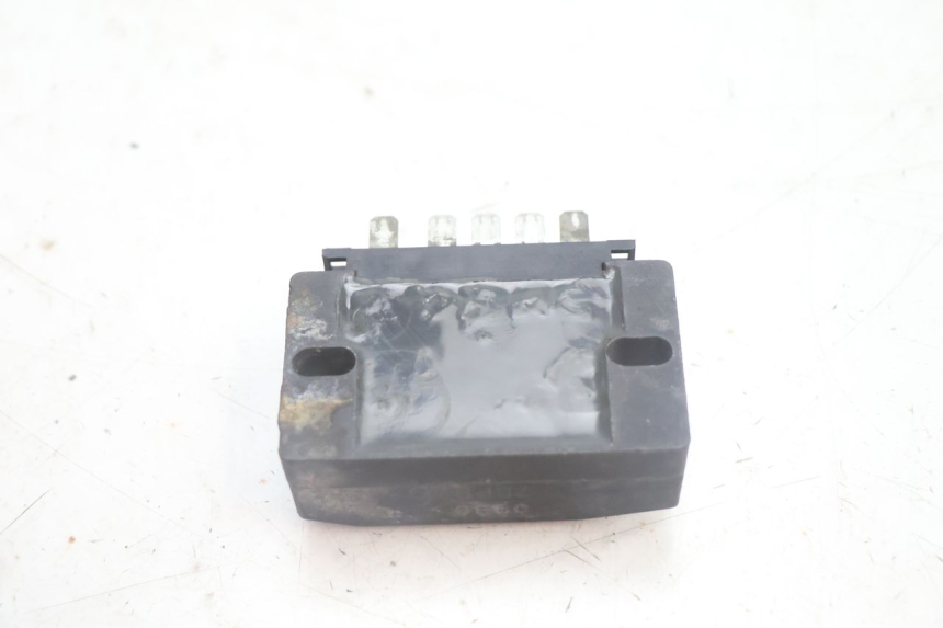 photo de REGOLATORE SUZUKI DR S 600 (1985 - 1989) - Primo piano tecnico