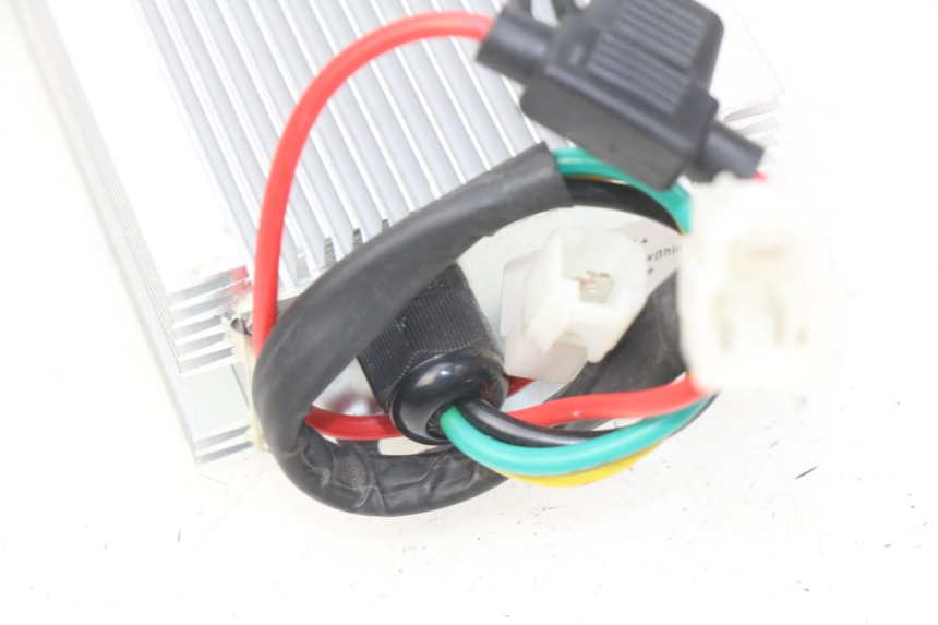 photo de Regolatore di carica EFUN E2GO 1 (2017 - 2021) - Stato della superficie e materiale