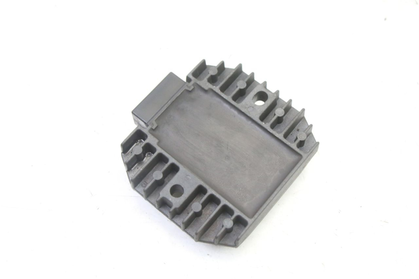 photo de REGOLATORE DI CARICA PEUGEOT ELYSEO 125 (1999 - 2004) - Altra angolazione