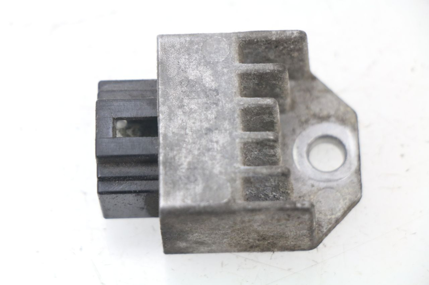 photo de REGOLATORE DI CARICA PEUGEOT ELYSTAR 50 (2002 - 2014) - Vista principale