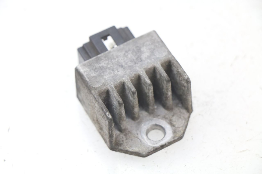 photo de REGOLATORE DI CARICA PEUGEOT ELYSTAR 50 (2002 - 2014) - Dettaglio del componente