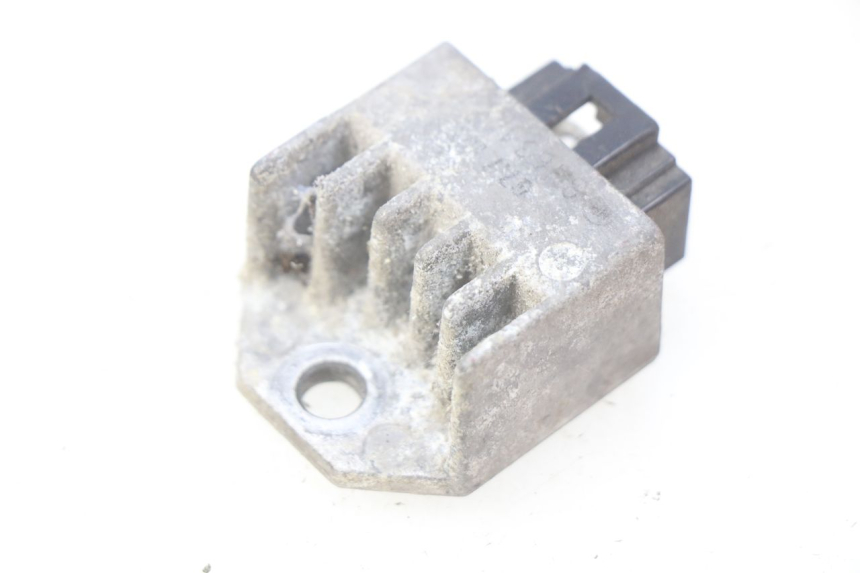 photo de REGOLATORE DI CARICA PEUGEOT ELYSTAR 50 (2002 - 2014) - Altra angolazione