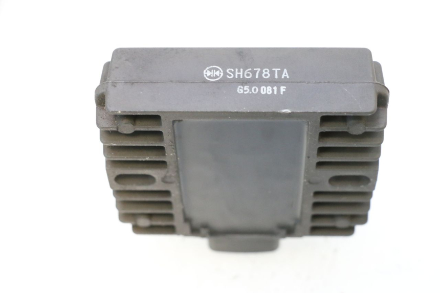 photo de REGOLATORE DI CARICA KAWASAKI ER-6 ER6 F ABS 650 (2012 - 2016) - Altra angolazione