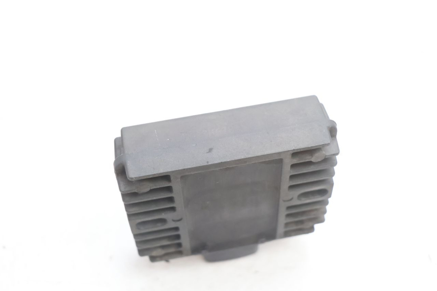 photo de REGOLATORE KAWASAKI ER-6 ER6 N 650 (2005 - 2009) - Primo piano tecnico