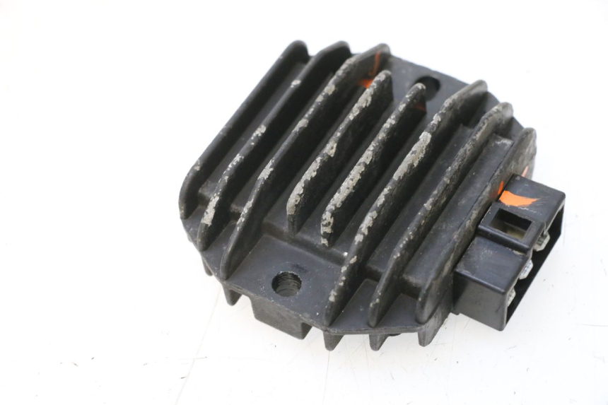 photo de REGOLATORE DI CARICA KEEWAY F-ACT FACT EVO 50 (2020 - 2026) - Dettagli dei punti di fissaggio
