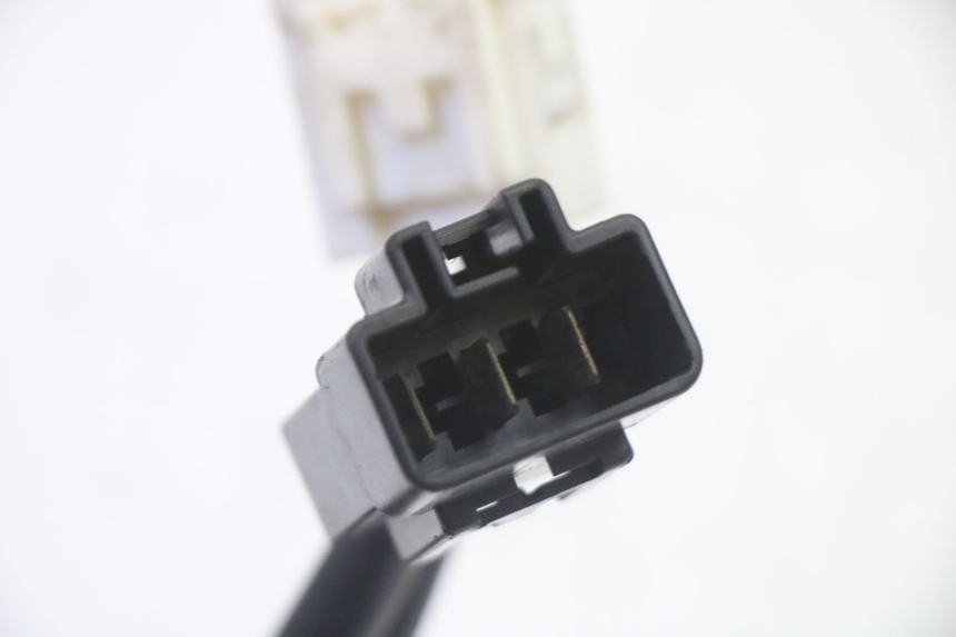 photo de REGOLATORE DI CARICA HONDA FES S-WING SWING ABS 125 (2007 - 2015) - Primo piano tecnico