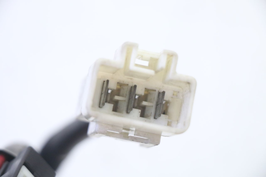 photo de REGOLATORE DI CARICA HONDA FES S-WING SWING ABS 125 (2007 - 2015) - Dettagli dei punti di fissaggio