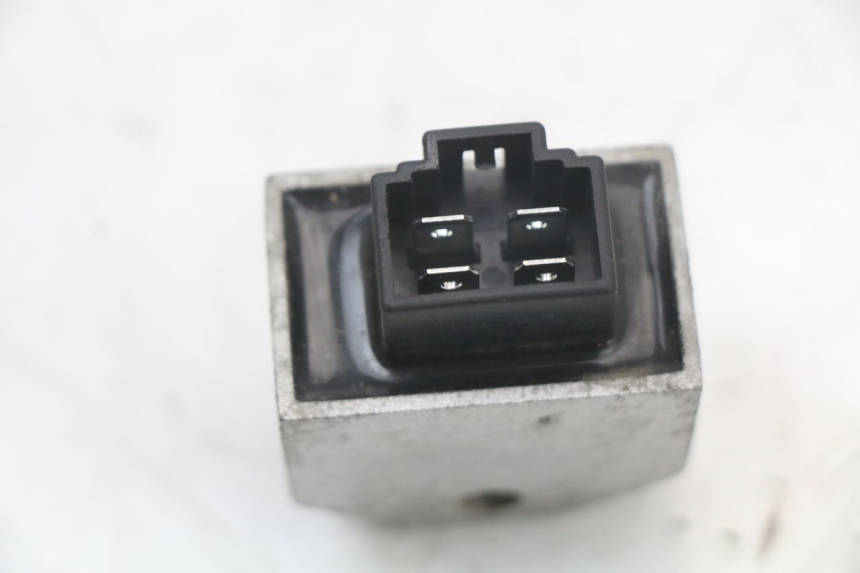 photo de REGOLATORE DI CARICA SYM FIDDLE 2 50 (2008 - 2013) - Zoom sullo stato d'uso