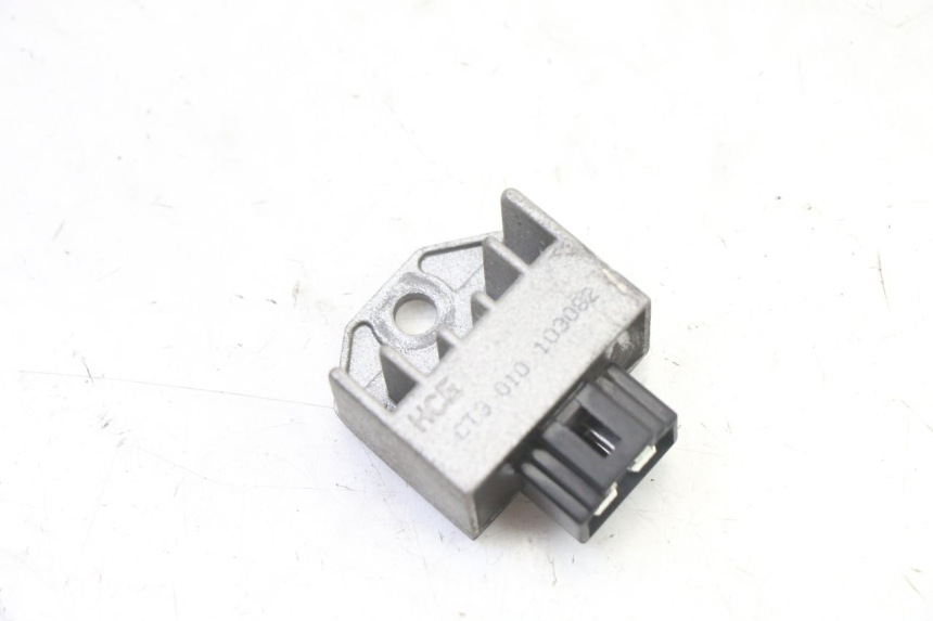 photo de REGOLATORE DI CARICA SYM FIDDLE 2 S 125 (2012 - 2014) - Vista principale