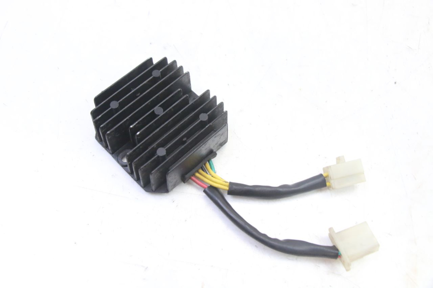 photo de REGOLATORE DI CARICA SYM FIDDLE 3 III 125 (2014 - 2020) - Dettaglio del componente