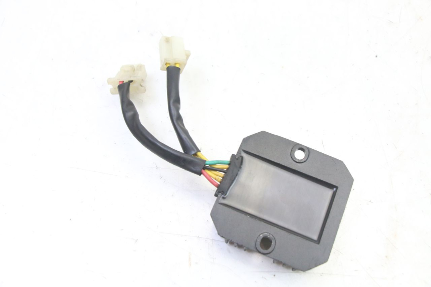 photo de REGOLATORE DI CARICA SYM FIDDLE 3 III 125 (2014 - 2020) - Zoom sullo stato d'uso