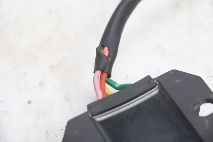 photo de REGOLATORE SYM FIDDLE 3 III 50 (2014 - 2020) - Primo piano tecnico