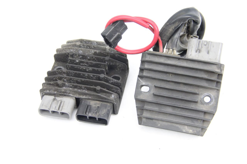 photo de REGOLATORE DI CARICA YAMAHA FJR ABS 1300 (2006 - 2012) - Altra angolazione