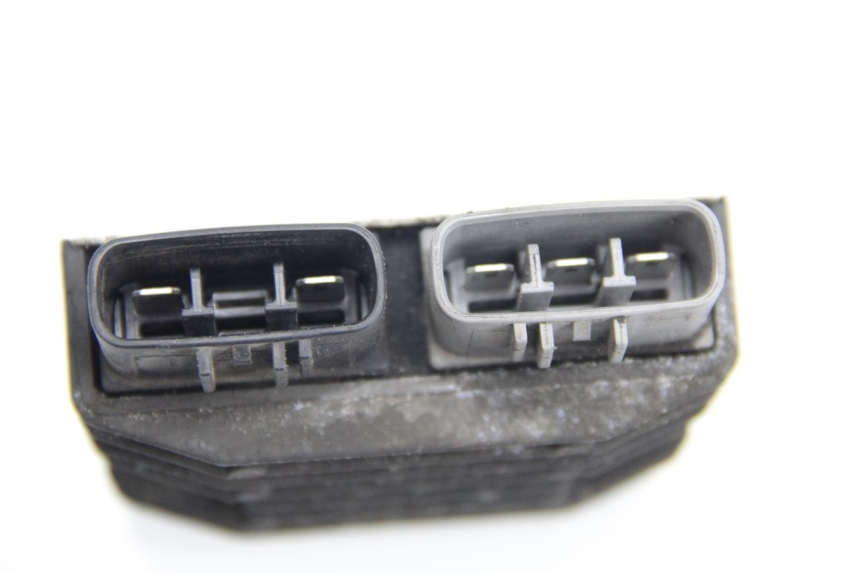 photo de REGOLATORE DI CARICA YAMAHA FJR ABS 1300 (2006 - 2012) - Primo piano tecnico