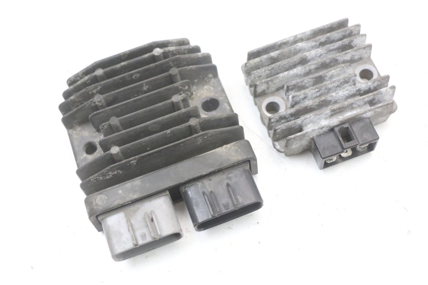 photo de REGOLATORE DI CARICA YAMAHA FJR ABS 1300 (2006 - 2012) - Vista principale