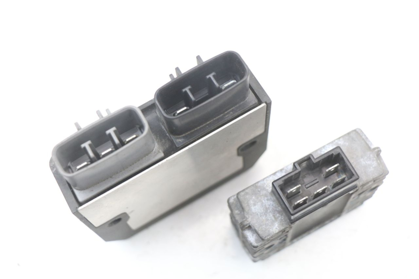 photo de REGOLATORE DI CARICA YAMAHA FJR ABS 1300 (2006 - 2012) - Zoom sullo stato d'uso