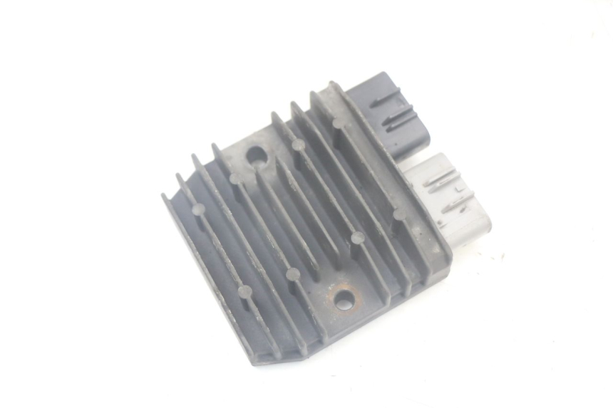 photo de REGOLATORE DI CARICA YAMAHA FJR ABS 1300 (2006 - 2012) - Altra angolazione