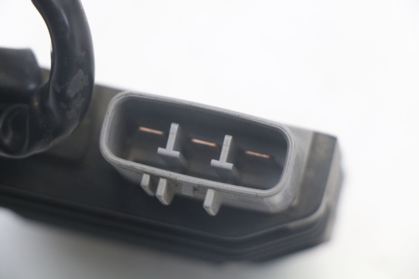 photo de REGOLATORE DI CARICA YAMAHA FJR ABS 1300 (2006 - 2012) - Dettagli dei punti di fissaggio