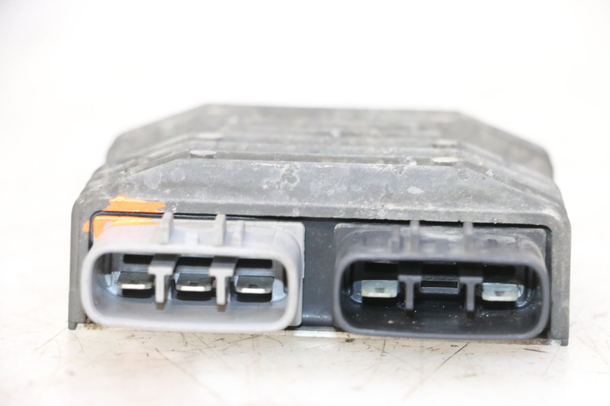 photo de REGOLATORE DI CARICA YAMAHA FJR ABS 1300 (2006 - 2012) - Altra angolazione
