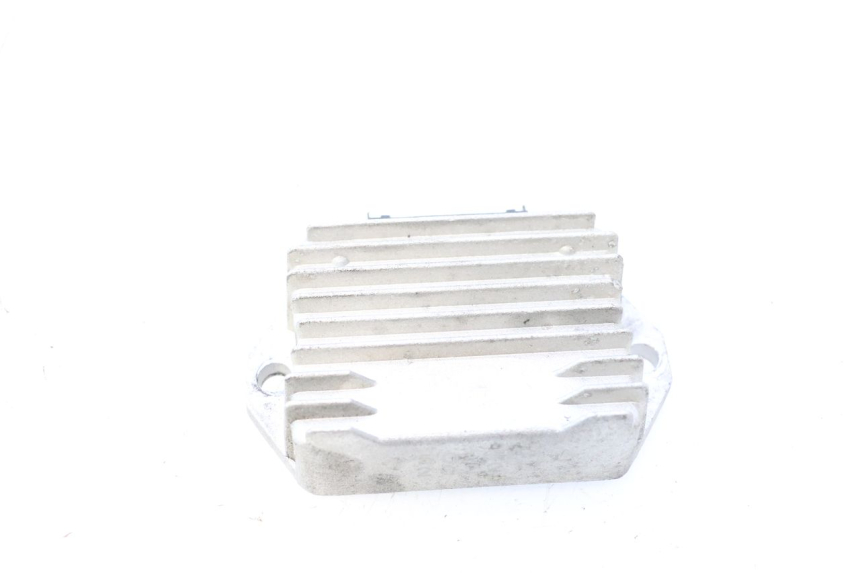 photo de REGOLATORE DI CARICA PIAGGIO FLY 2T 50 (2004 - 2017) - Dettaglio del componente
