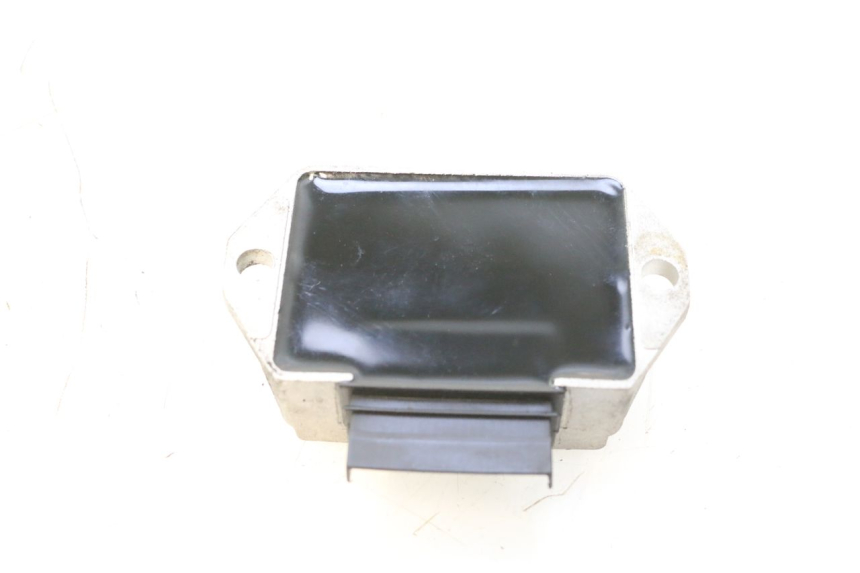 photo de REGOLATORE DI CARICA PIAGGIO FLY 2T 50 (2004 - 2017) - Altra angolazione
