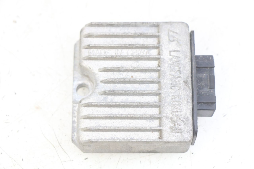 photo de REGOLATORE DI CARICA PIAGGIO FLY 4T 50 (2013 - 2017) - Vista principale