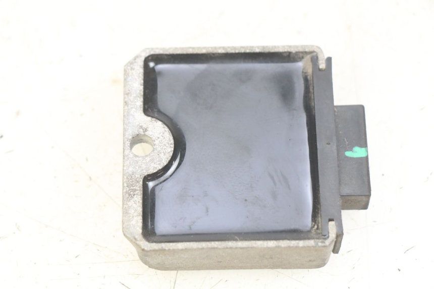 photo de REGOLATORE DI CARICA PIAGGIO FLY 4T 50 (2013 - 2017) - Dettaglio del componente
