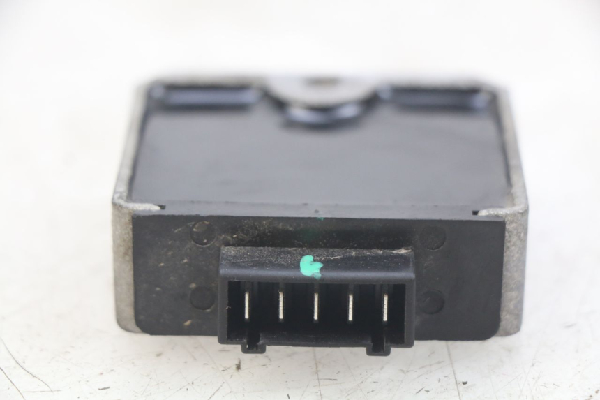 photo de REGOLATORE DI CARICA PIAGGIO FLY 4T 50 (2013 - 2017) - Altra angolazione