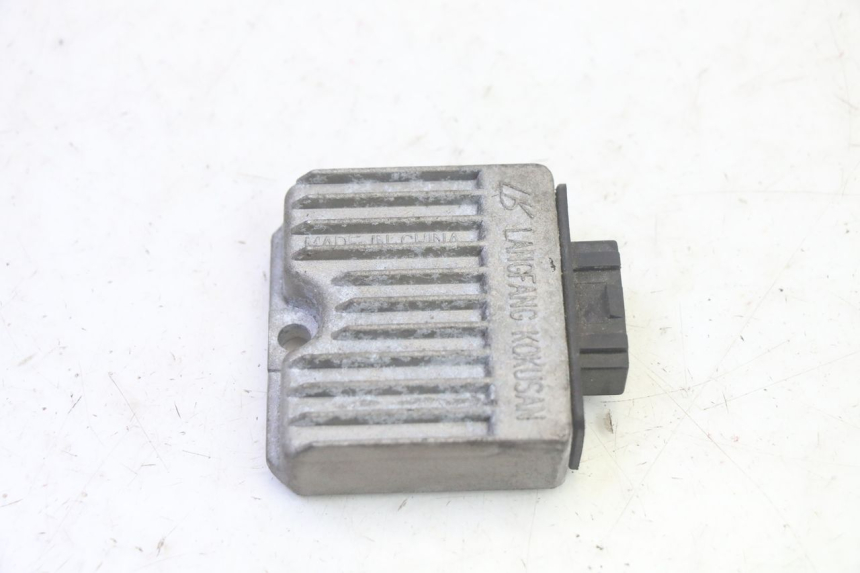 photo de REGOLATORE DI CARICA PIAGGIO FLY 4T 50 (2013 - 2017) - Dettaglio del componente