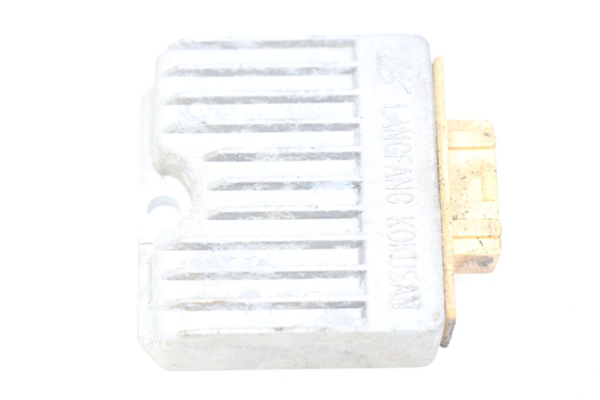 photo de REGOLATORE DI CARICA PIAGGIO FLY 100 (2006 - 2010) - Vista principale