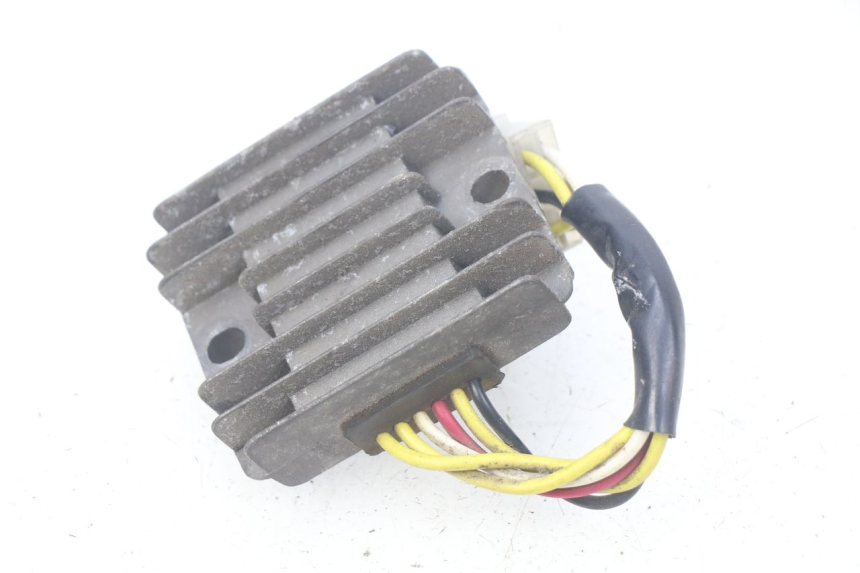 photo de Regolatore di carica SACHS FY125T FY T 125 (2007 - 2011) - Primo piano tecnico