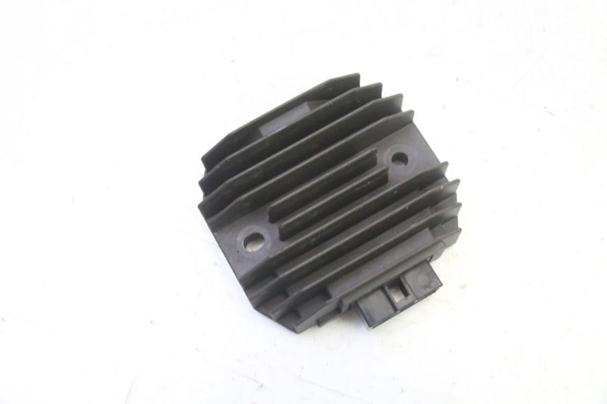 photo de REGOLATORE YAMAHA FZ6 FAZER S2 600 (2007 - 2011) - Vista principale