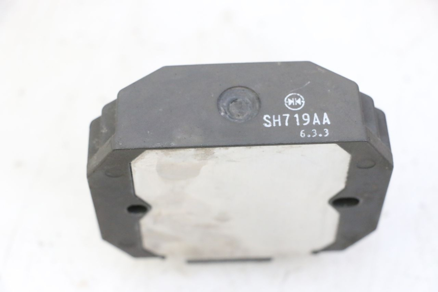 photo de REGOLATORE YAMAHA FZ6 N FAZER 600 (2004 - 2006) - Dettaglio del componente