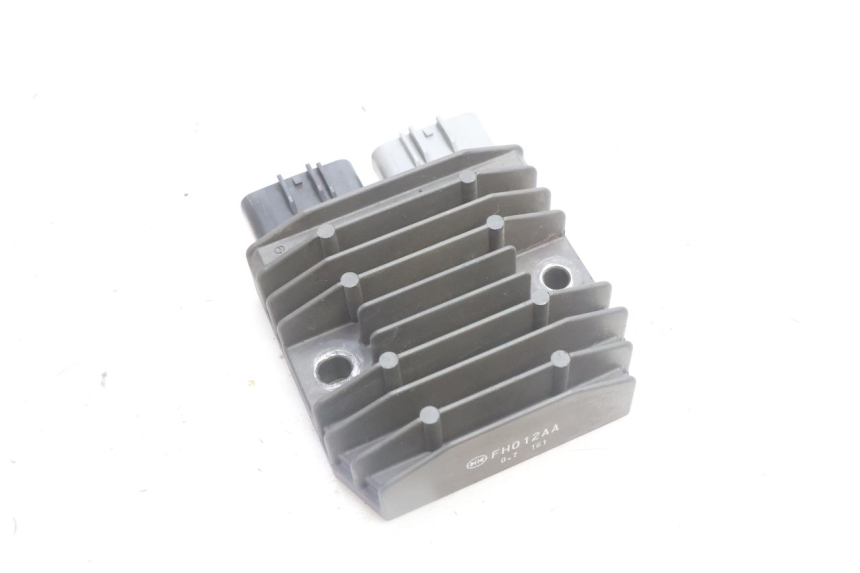 photo de Regolatore di carica YAMAHA FZ8 800 (2010 - 2016) - Dettaglio del componente