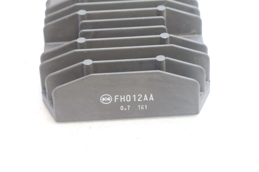 photo de Regolatore di carica YAMAHA FZ8 800 (2010 - 2016) - Zoom sullo stato d'uso