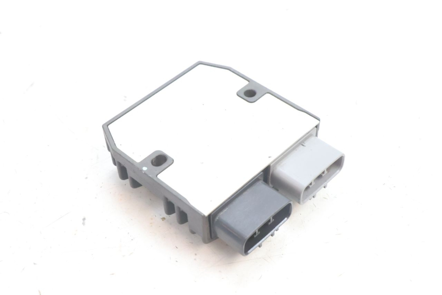photo de Regolatore di carica YAMAHA FZ8 800 (2010 - 2016) - Primo piano tecnico