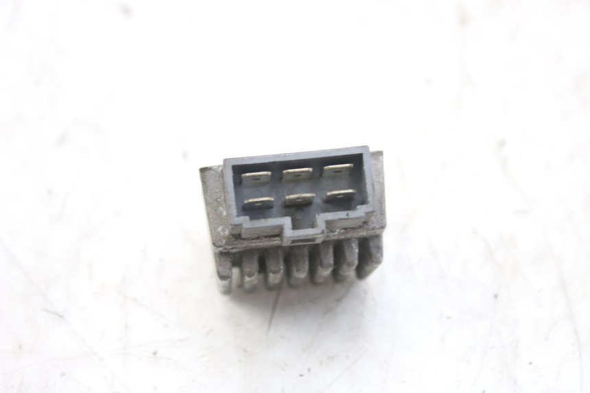 photo de REGOLATORE DI CARICA DERBI GPR 50 (2004 - 2009) - Dettaglio del componente