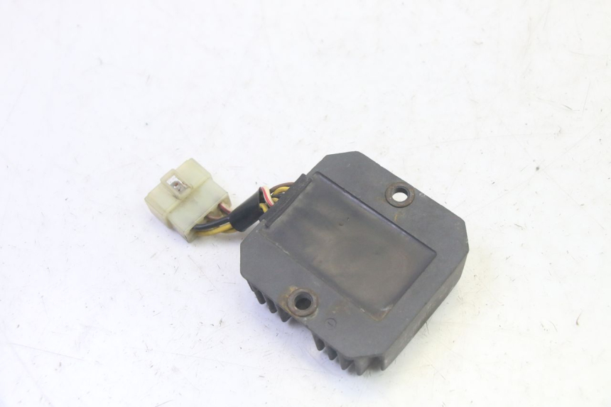 photo de REGOLATORE KAWASAKI GPX R WARBIRD 600 (1988 - 1993) - Altra angolazione