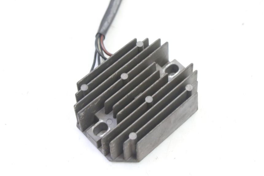 photo de REGOLATORE SUZUKI GS GSE 500 (2001 - 2003) - Zoom sullo stato d'uso