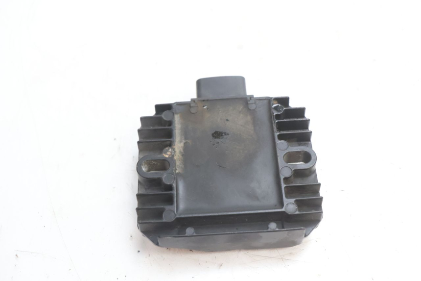 photo de REGOLATORE SUZUKI GSR 600 (2005 - 2012) - Primo piano tecnico