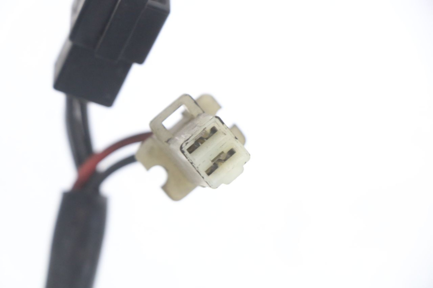 photo de Regolatore di carica SUZUKI GZ MARAUDER 125 (1998 - 2004) - Primo piano tecnico